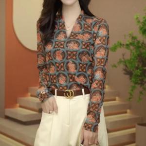 Elegant V-Neck Long Sleeve T-Shirt Womens Fashionable Mesh Printed Top High-End Mommy Style Commute Korean Loose Fit Spring