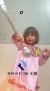 Tongkat Mayoret Ukuran 100 cm anak SD