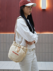 Champion | Light Outdoor Sport Large Capacity Sling Bag