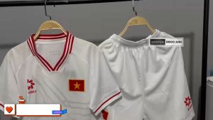 Quần Áo Bóng Đá ĐT Việt Nam Màu Trắng Mùa Giải 24/25 Chất Liệu Mè Thái Thấm hút mồ hôi- From từ 45-90kg