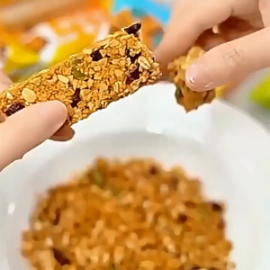 Bánh Yến Mạch Ngũ Cốc Đóng Gói Từng Chiếc Tiện Lợi Dễ Ăn Phù Hợp Cho Mọi Người