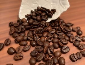 Premium Traditional Vietnam Roasted Coffee Beans  with strong bitter and sweetness