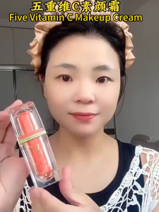 Vitamin C Face Cream Makeup Primer Brightens Skin Tone Conceals Blemishes Moisturizes Nourishes Naturally Whitens Controls Oil Repairs And Reduces Wrinkles. Long-Lasting Waterproof Sweatproof And Anti-Wrinkle Suitable For All Skin Types.