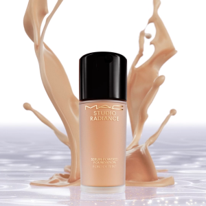 MAC Studio Radiance Serum Powered Foundation | Liquid foundation Dewy Finish