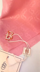 HIJAB BUCKLE SCARVES EMBOS / JILBAB VOAL MOTIF EMBOS TERBARU / KERUDUNG MOTIF EMBOS POUCH