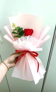 HN Ship hỏa tốc - Bó 1 và 3 bông hoa hồng sáp thơm đỏ tặng 20/10 8/3 sinh nhật giáng sinh phối giấy màu hồng xinh xắn