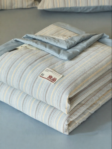 Kiss Dear | Cotton Soft Stripe Quilt for Air Conditioning Use