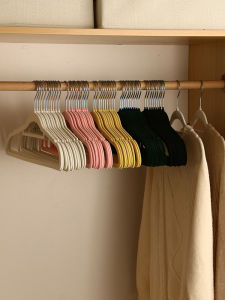 No-Trace Velvet Clothes Hanger for Room Use Space-Saving Plastic Coat Hooks for Hanging Clothes And Drying Clothes in Closet