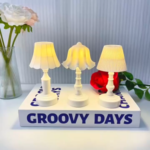 LED Lampu Dekoratif Lampu Kamar Tidur Lampu Malam Mini Lampu Meja (Termasuk Baterai)