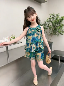 🌺 2025 ซัมเมอร์ใหม่! ชุดเซ็ตเด็กหญิงแขนกุดลายดอกไม้สีฟ้า น่ารักสไตล์เกาหลี เสื้อคอเกี่ยวกางเกงขาสั้น 🌺