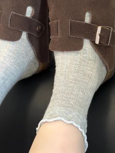 Delicate Hollow out Mesh Comfortable Breathable Womens Mid-Length Pure Color Floral Trim Handbag Versatile for Travel