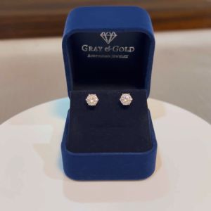 (สินค้าพร้อมส่ง) ต่างหูเพชรสังเคราะห์ CZ ขนาด 80 ตังค์ ตัวเรือนอัลลอยด์ ชุบทองคำขาว Gray & Gold Jewelry [ER007-6]