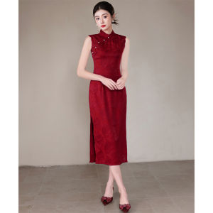 Red Chinese Style Luxurious Cheongsam