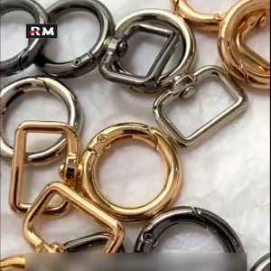 2-Pack |Square-Tail Spring Ring Bag Connector Bag Strap Webbing Chain Hook 8-Shaped Square Ear Opening Spring Lock DIY Keychain Luggage And Clothing Accessories Hook Pet Dog Buckle