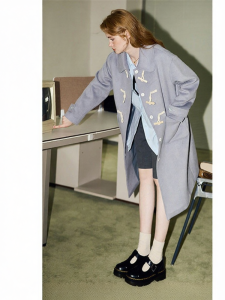 Áo Khoác Trench Coat Nữ Cúc Sừng Học Thuật Len