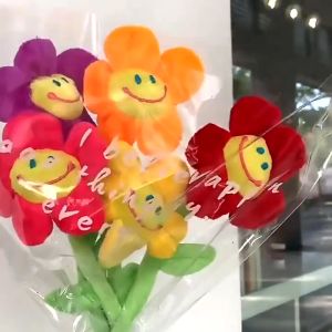 ช่อดอกไม้ทานตะวัน ช่อดอกไม้ยิ้ม ตุ๊กตาดอกไม้ ดอกไม้ปลอม ดอกไม้แต่งห้องก้านดัดงอได้ พร็อพถ่ายรูป ของขวัญรับปริญญา ดอกไม้สําหรับตกแต่งบ้าน ตุ๊กตาดอกทานตะวัน ของขวัญวันตรุษจีน ของขวัญวันเด็ก วันครู