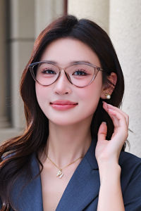 Ultra-Thin Reading Glasses Lightweight Magnifying glasses for WomenHard & Multi-coated Lens Female eyeglasses