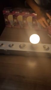 EVE (แพ็ค 10 หลอด) หลอดแอลอีดี A70 - A95 ขนาด 15 ถึง 25 วัตต์ แสงเหลืองนวล วอร์มไวท์ 3000K ขั้วหลอด E27