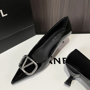 Pointed Toe High Heels Womens Spring Autumn New Style V Buckle Black Genuine Leather Commuter Versatile Medium Heel Single Shoes 4CM