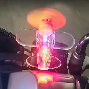 หมวกกันน็อครถจักรยานยนต์เครื่องบินเครื่องประดับพลังงานลม Led เรืองแสงไฟสี