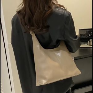 Popular retro tote bag for women with large capacity 2025 new style versatile simple underarm bag high-end shoulder bag