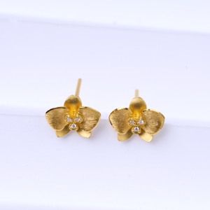 Chow Sang Sang 周生生 999 Pure Gold Cultural Blessings Dendrobium Red Butterfly Diamond Earrings for Women 94687E