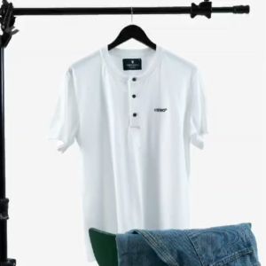 เสื้อยืดคอกระดูน Memo Supersoft รุ่น Memo Reflect Henley By AEIOU สำหรับคนที่ชื่นชอบความยืดหยุ่นและความสะอาด