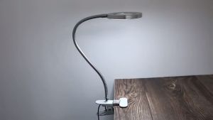 LED Clip Lamp Light 3.5 Times Magnifier For Beauty Design