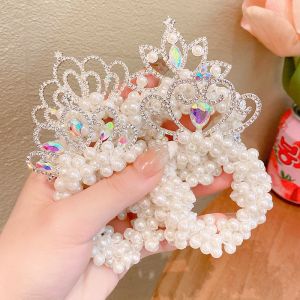 Hot trend | Buộc tóc chuỗi ngọc phối vương miện đính đá lấp lánh siêu xinh