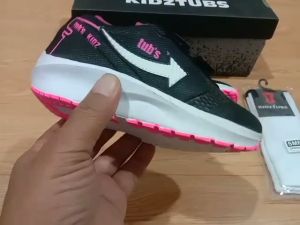 Sepatu Sekolah Anak Perempuan Warna Hitam Putih Tali Perekat Rekat Velcro Kecil Tanggung Umur 6-10 Tahun PAUD TK SD SMP SMA Kelas 1 2 3 4 5 6 7 8 9 0-KIDZTUBS1522052922