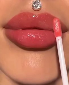 8 Colors Mirror Lipstick Non-Stick Candy Color Lip Glaze Multifunctional Eyeshadow And Blush Glossy Lip Essence Shiny Glitter Lip Oil Moisturizing Lip Gloss Non-Stick Cup Waterproof Womens Makeup