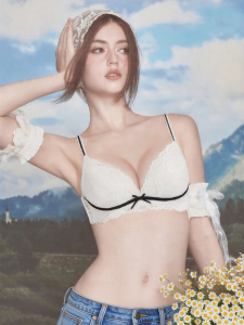 Miss Curiosity | Gathering Small Bust Enlargement Lace Bralette Set Wire-Free French Design Anti-Sagging