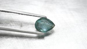 1.15 ct พลอยแท้ มรกต สีเขียว แซมเบีย ทรงหยดน้ำ