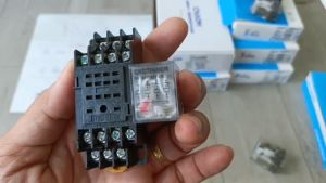 Rơ le trung gian 8 chân (2NO 2NC) 14 chân (4NO 4NC) bao gồm chân đế Role kiếng