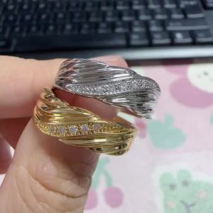 Huitan Curve Design Luxury Women Ring Silver Color/Gold Color Party Accessories Inlaid Bright Cubic Zirconia Trendy Chic Jewelry