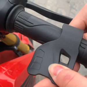 Motorcycle Throttle Assist Grip – Accelerator Booster Clip Control Handle Anti-Slip Labor-Saving Ride Support