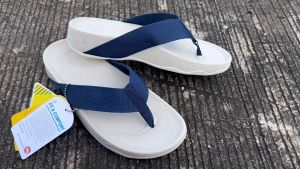 ชุดรองเท้าแตะผู้ชายผู้หญิง ไซส์สวม 36-45 มีหลายสี นิ่มเบาไส่สบาย ราคาถูกต้อง