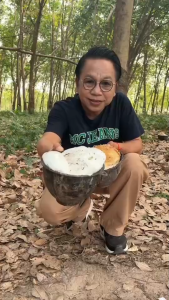 ยาทาหน้ายางหรือสารเพิ่มปริมาณน้ำยาง สหายพารา รักษายางตายนึ่ง ปริมาณ 1000ml 1 ขวด