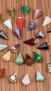 Mix 10 Pcs Natural Stone Healing PendulumJade Gem Reiki Heal for Divination Cone Crystal Amulet Pendant Women Jewelry