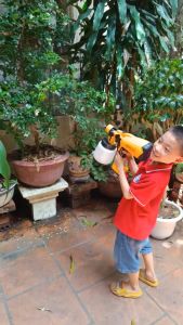 Máy phun sơn không dây máy phun sơn pin 21V có hộp đựng 700ml STARKER công nghệ Đức