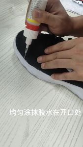 กาวซ่อมรองเท้า แบบกันน้ำ 60ml กาวติดรองเท้า เหนียวแน่นติดทน หัวเข็มใช้ซ้ำได้ แห้งไวใน 30 วินาที