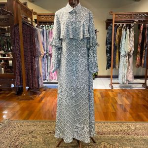 Hanami Dress by Dian Pelangi LIMITED EDITION Busana Muslim Baju Maxi Gamis Abaya Kaftan Gaun Outfit Busui Casual Formal Pesta Pernikahan Kondangan Wanita Hijaber Cantik Anggun Modis Modern Elegan Mewah Model Korea Terbaru Motif Batik Cap Kekinian