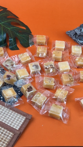 Honey Herbal Rock Sugar Cube | 純手工制作 冰糖蜂蜜 茶块 熱天 降火 必須品装 养生茶 | Halal | Wholesale Price [NiuKee]