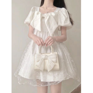 ชุดเดรสผู้หญิงสไตล์นางฟ้าฝรั่งเศส กระโปรงสั้นเอวสูง แขนพอง คอเหลี่ยม ทรงเอ ชุดเดรสฤดูร้อน 2026 ใหม่ กระโปรงสั้น