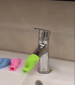 Sambungan Kran Air Silicone 2in1 Alat Penyambung Kepala Keran Wastafel Faucet Extender Bahan Silikon Elastis Dengan Lubang Pancur Barang Unik -REX-MART (BAYAR DITEMPAT/COD)
