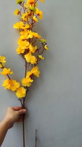 Sét 10 Cành nhựa dài 1m dùng để gắn hoa mai hoa đào Tết