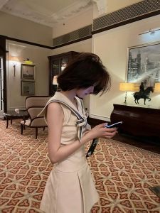 ชุดเดรสฤดูร้อนคอปกนักเรียนสีน้ำเงินขาว กระโปรงจีบเอวสูง แขนกุด ผ้าฝ้ายผสม ชุดเดรสผู้หญิง ชุดเดรสผู้หญิง