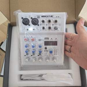 Mixer Livetream chuyên nghiệp hàng hiệu MICKLE E4 + tặng 2 jack chuyên đổi - Mẫu đẹp có Reverd chỉnh chống hú - Gia Khang Shop