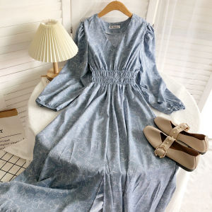 ชุดเดรสยาวแขนยาวคอวีพิมพ์ลายสไตล์เซียมาใหม่ฤดูใบไม้ร่วง กระโปรงทรงเอเอวสูง ชุดทำงานสไตล์เกาหลี ชุดเดรสยาวปานกลางสำหรับผู้หญิง