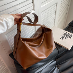 Fashionable Large Capacity Womens Bag 2025 New Style Crossbody Bag with Wide Shoulder Strap for Commuting And Class